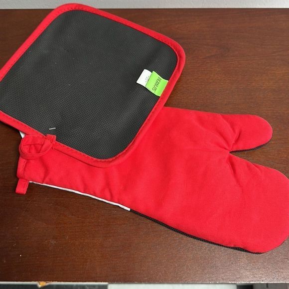 Snoopy Santa oversized mitt & pot holder set - Picture 4 of 6